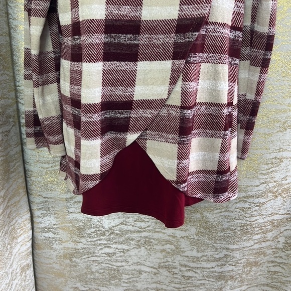 Hello Miz Plaid Overlap Sweater Knit Maternity & Nursing Top Size M - Picture 9 of 17